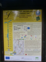 Infotafel vor dem Grenzübergang Josefsthal